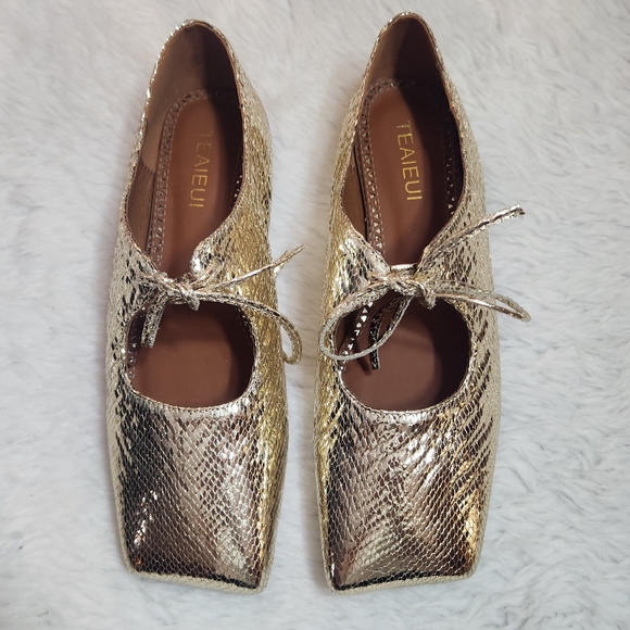 TEAIEUI Snakeskin Gold Square Toe Flats - Picture 2 of 14